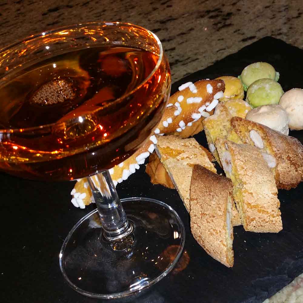 Vin santo with biscotti